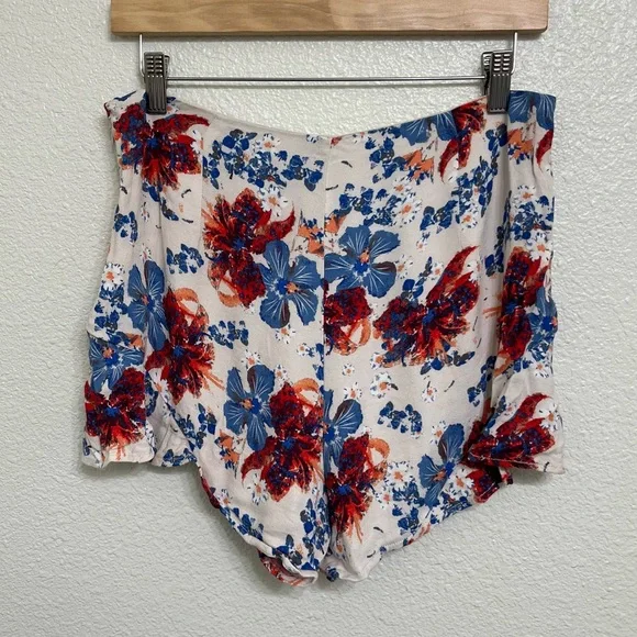 Free People Fiona High Waist Shorts Floral Blue Red Size 8 - Picture 3 of 10